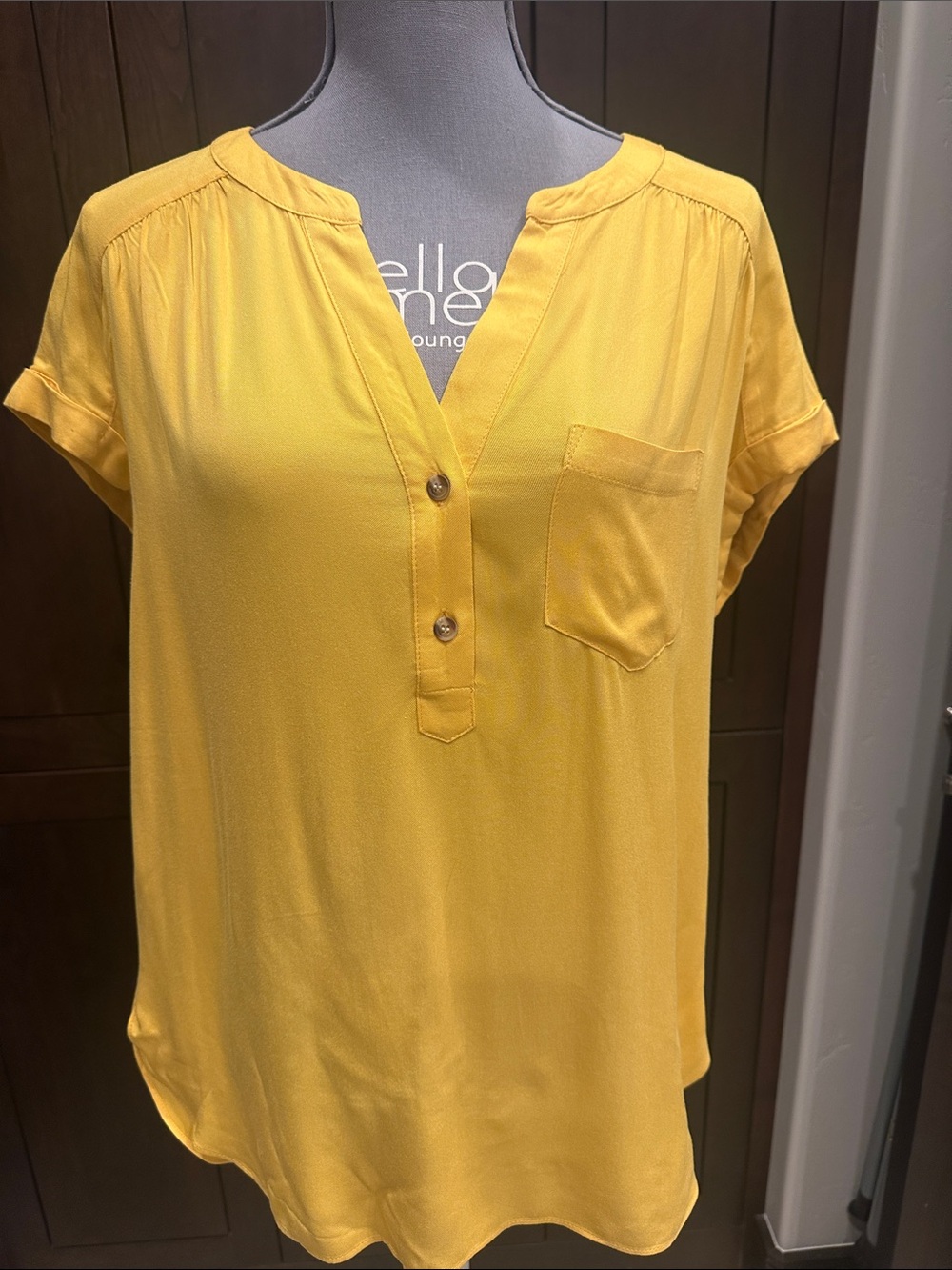 Rose & Olive Yellow Short Sleeve V-Neck Pocket Blouse